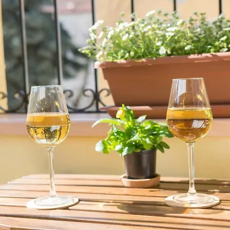 Апартаменты Cork Эгер