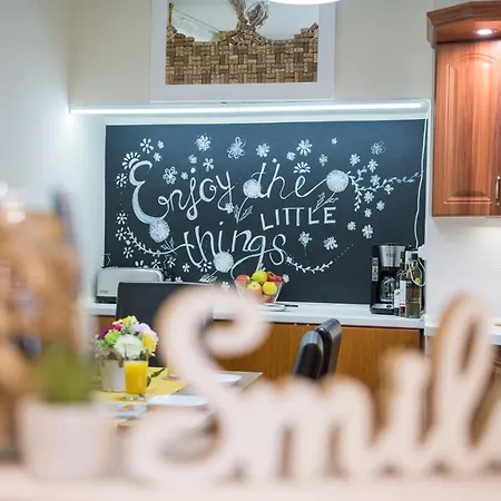 Апартаменты Cork Эгер