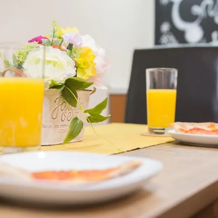 Cork Апартаменты *